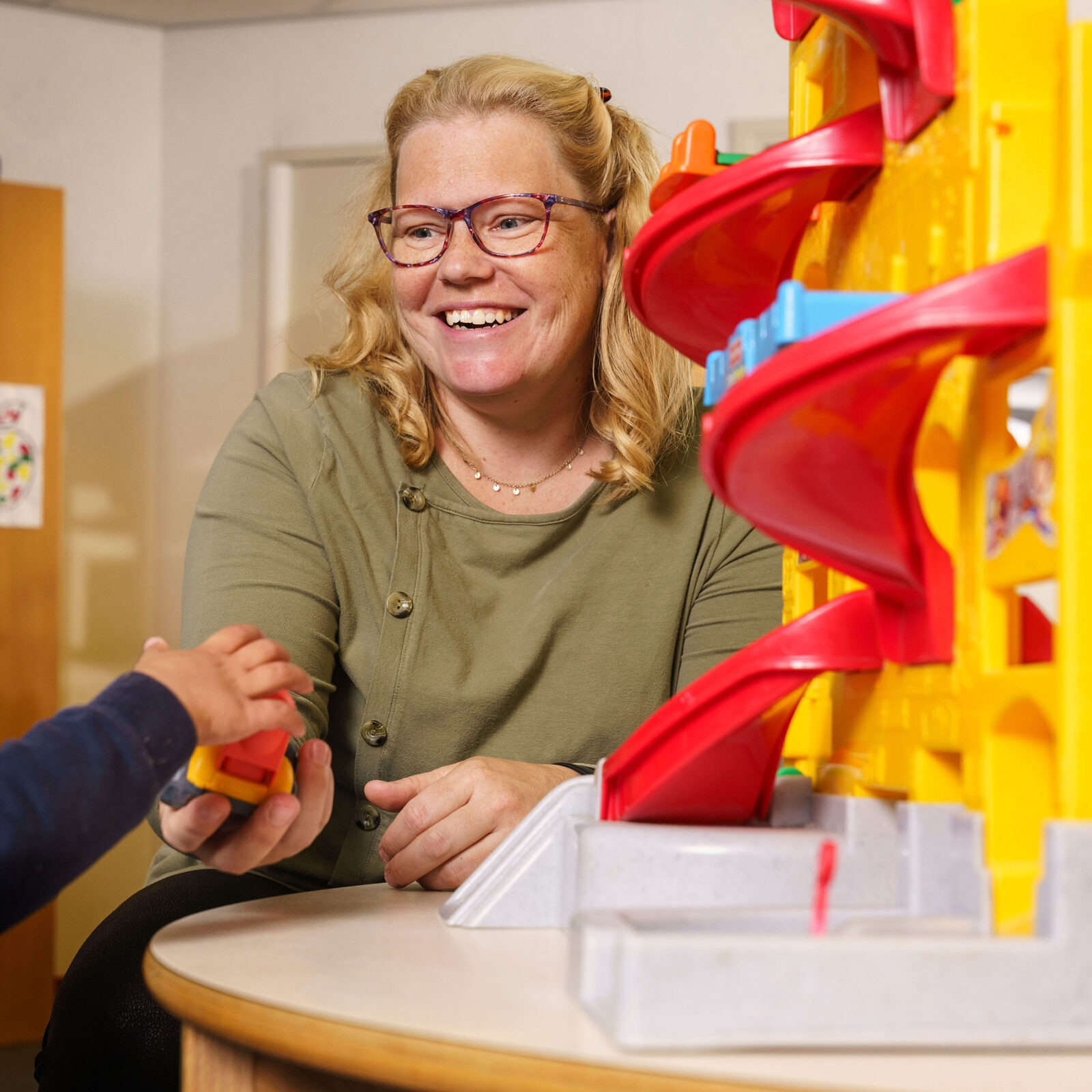 Onze collega Hanneke in het beeld tijdens haar werkdag bij Yes! Kinderopvang